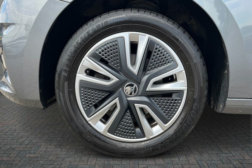 Skoda Fabia 1.0 Tsi Se L Hatchback 110 Ps AV22KKU Grey #5