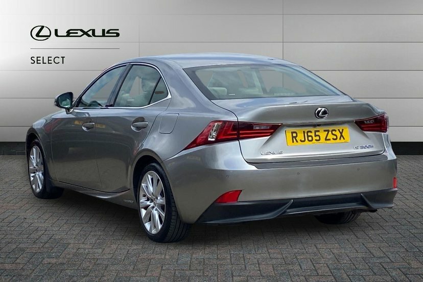 Lexus IS 2.5 300H Advance Saloon Hybrid E-cvt 2 Silver #2