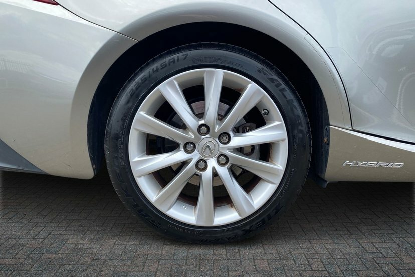 Lexus IS 2.5 300H Advance Saloon Hybrid E-cvt 2 Silver #4