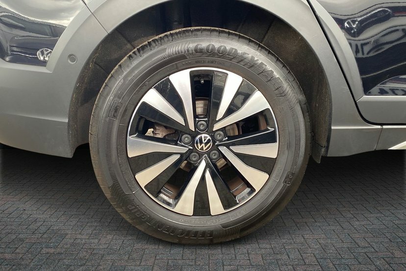 Volkswagen Taigo 1.0 Tsi Life Suv 110 Ps MC73FHJ Black #5