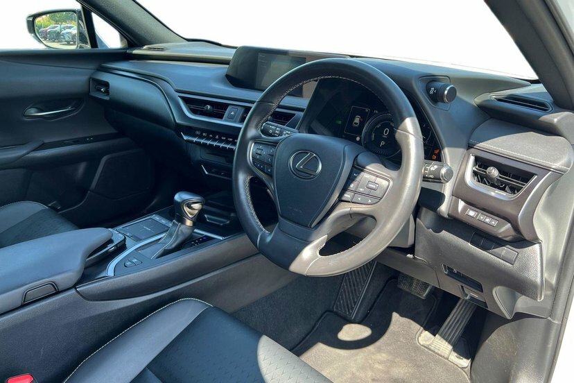 Lexus UX 2.0 250H Premium Sport Edition Suv Hybr SD22YJV White #6
