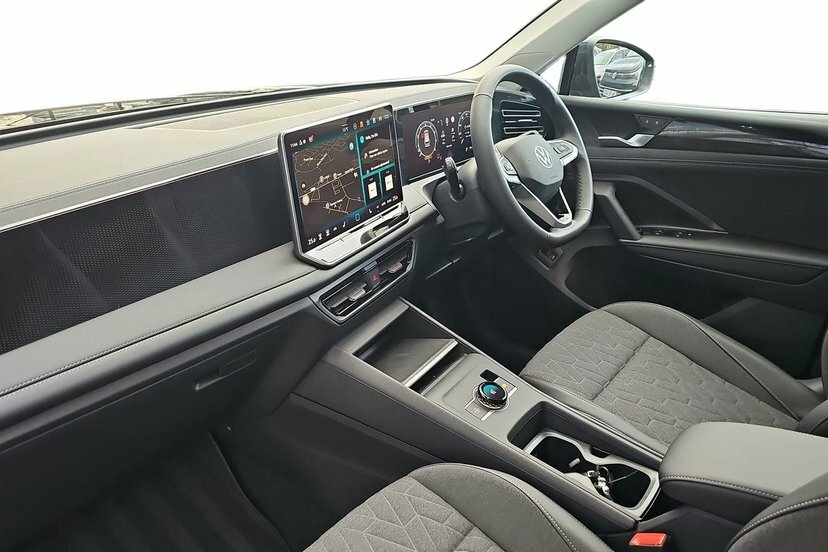 Volkswagen Tiguan 1.5 Etsi Mhev Match Suv Hybrid Dsg 150 DC75XGA Black #2