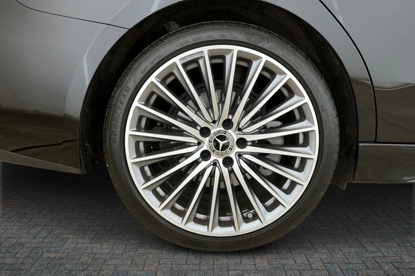 Mercedes-Benz C Class C300d Amg Line Premium Saloon Black #4