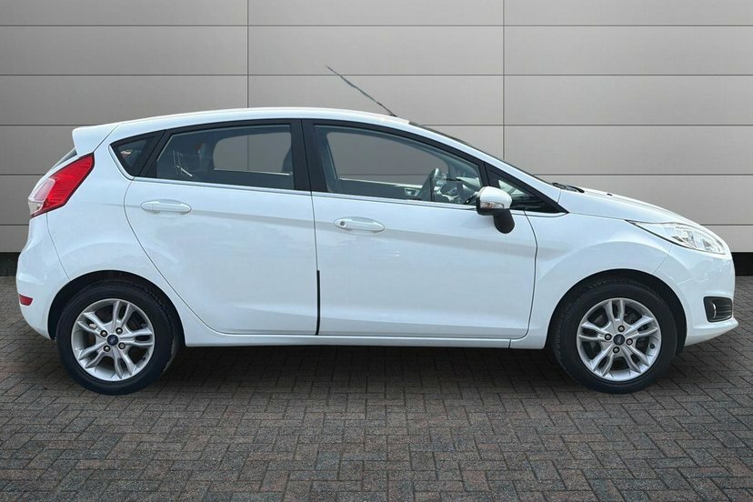 Ford Fiesta 1.0 Zetec Hatchback Euro 5 80 P White #4