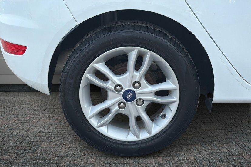 Ford Fiesta 1.0 Zetec Hatchback Euro 5 80 P White #5
