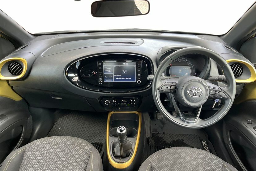 Toyota Aygo X 1.0 Vvt-i Edge Hatchback 72 Ps GD23AGO Black #5