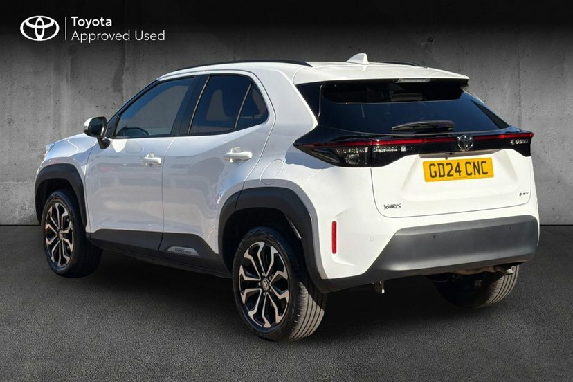 Toyota Yaris Cross 1.5 Vvt-h Design Suv Hybrid E-cvt 116 GD24CNC White #3