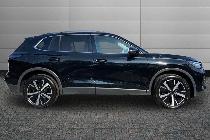 Volkswagen Tiguan 1.5 Tsi Ehybrid 19.7Kwh Elegance Suv Pl KN75UMD Black #4