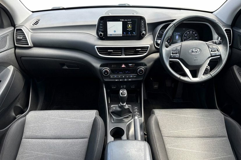 Hyundai Tucson 1.6 Gdi Se Nav Suv 132 Ps NH19OKR Black #6