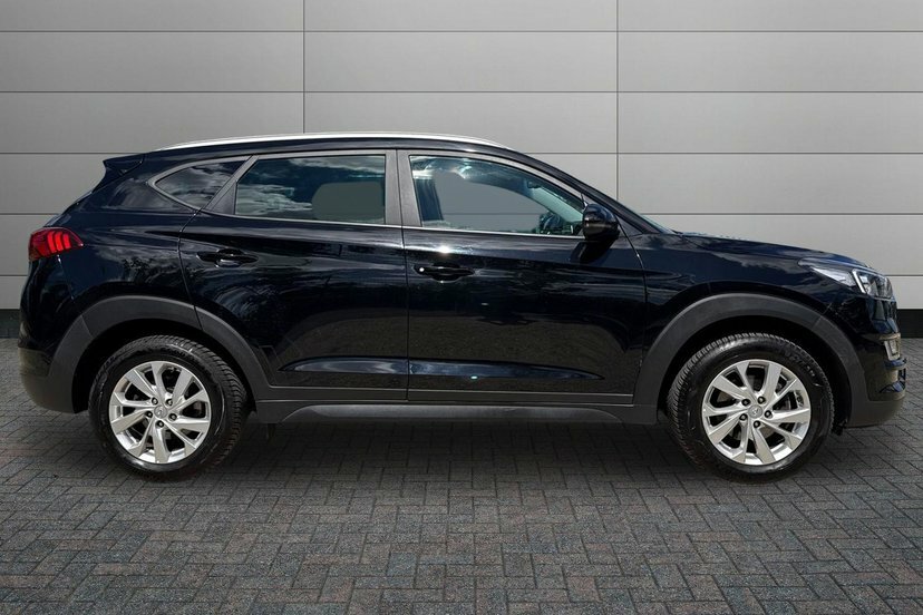 Hyundai Tucson 1.6 Gdi Se Nav Suv 132 Ps NH19OKR Black #4