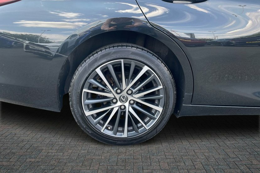 Lexus ES 2.5 300H Premium Edition Saloon Hybrid Black #5