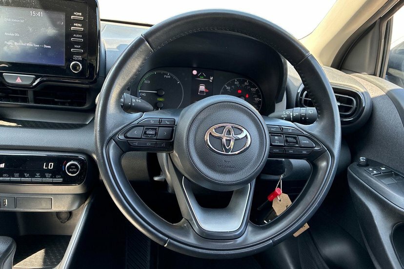 Toyota Yaris 1.5 Vvt-h Icon Hatchback Hybrid E-cvt WP23TYS White #6