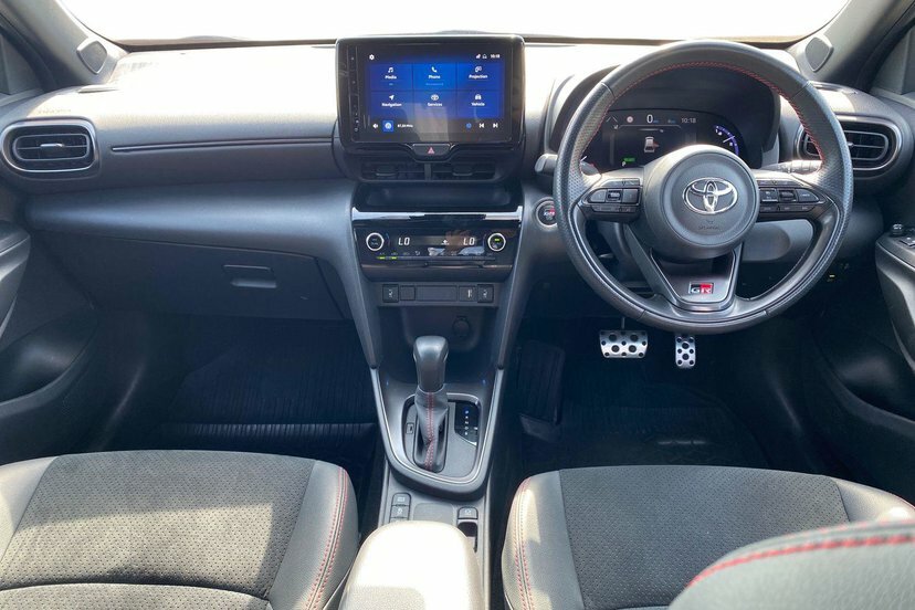 Toyota Yaris Cross 1.5 Vvt-h Gr Sport Suv Hybrid E-cvt 11 AX73FZZ Black #5