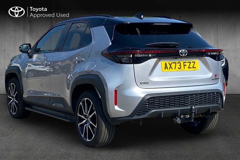 Toyota Yaris Cross 1.5 Vvt-h Gr Sport Suv Hybrid E-cvt 11 AX73FZZ Black #4
