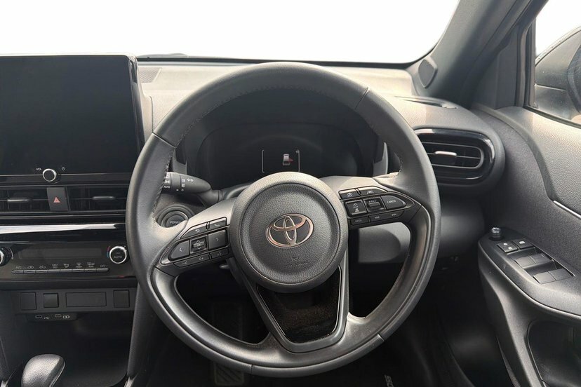 Toyota Yaris Cross 1.5 Vvt-h Design E-cvt FD25WVL Black #6