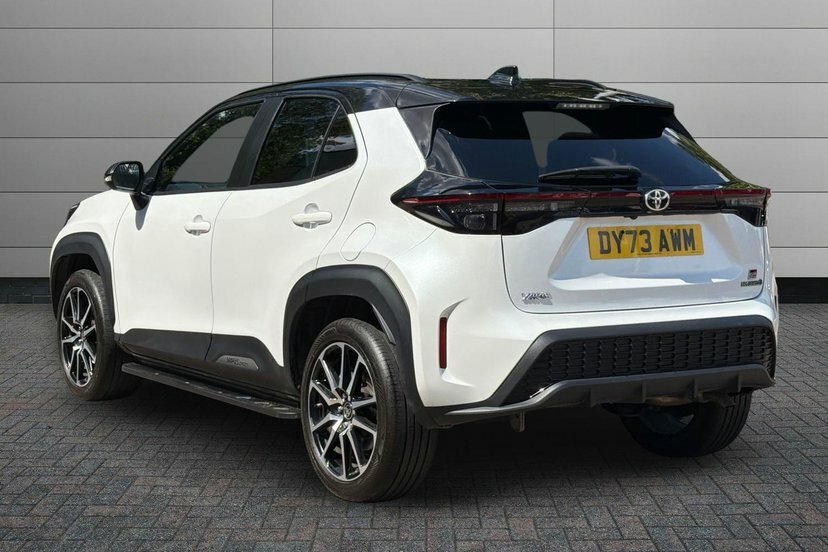Toyota Yaris Cross 1.5 Vvt-h Gr Sport Suv Hybrid E-cvt 11 DY73AWM Black #2