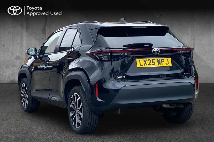 Toyota Yaris Cross 1.5 Vvt-h Design Suv Hybrid E-cvt 116 LX25WPJ Black #4