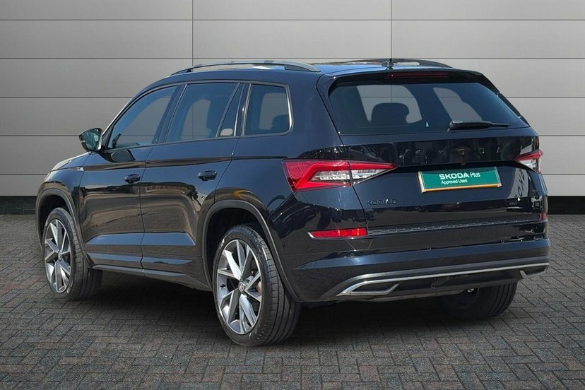 Skoda Kodiaq 2.0 Tsi Sportline Suv Dsg 4Wd 7 Seat Black #3