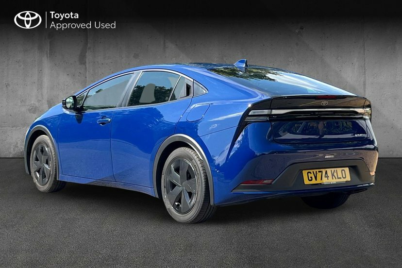 Toyota Prius 2.0 13.6Kwh Design Hatchback Plug-in Hy #3