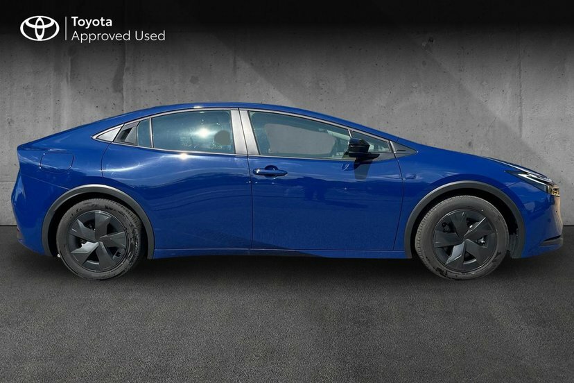 Toyota Prius 2.0 13.6Kwh Design Hatchback Plug-in Hy #4
