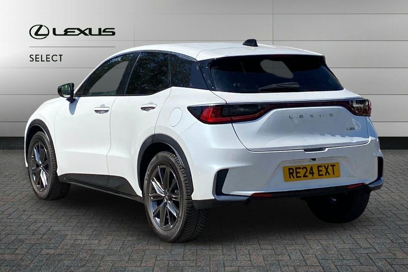 Lexus LBX 1.5 Vvt-ie Premium Plus Suv Hybrid E-cv White #3
