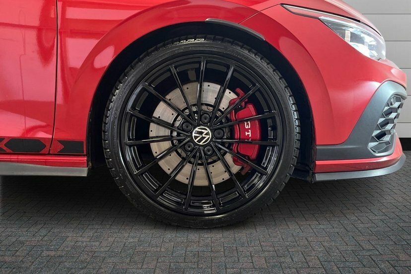 Volkswagen Golf 2.0 Tsi Gti Clubsport 45 Hatchback Dsg Red #5