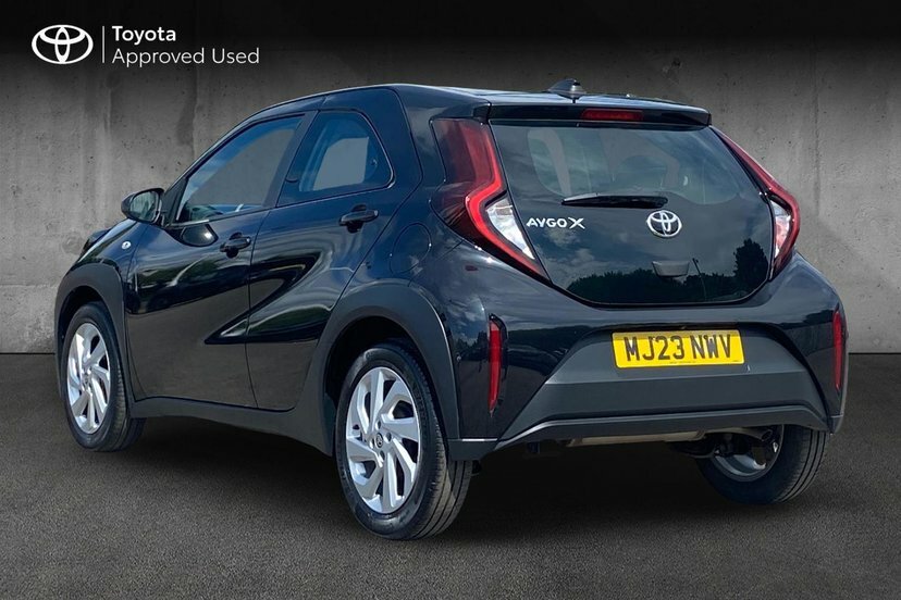 Toyota Aygo X 1.0 Vvt-i Pure Hatchback 72 Ps MJ23NWV Black #4