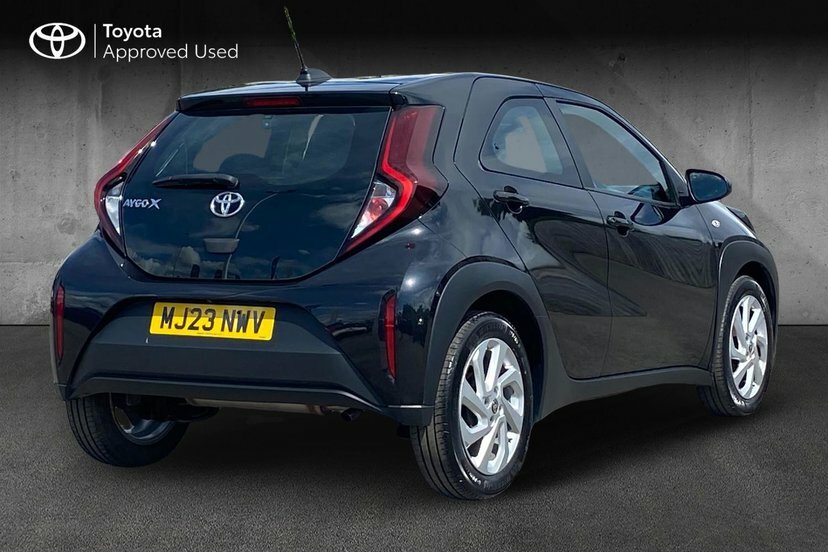 Toyota Aygo X 1.0 Vvt-i Pure Hatchback 72 Ps MJ23NWV Black #2