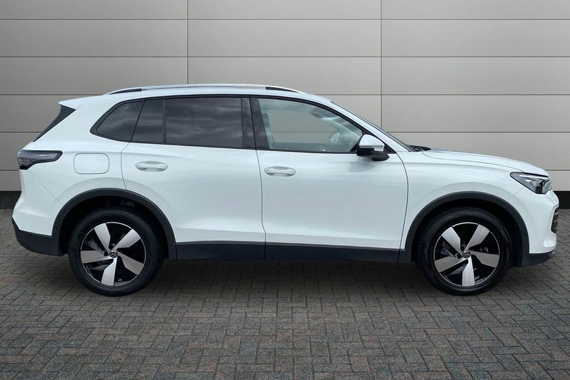 Volkswagen Tiguan 2.0 Tdi Match Suv Dsg 150 Ps PN74UNS White #4