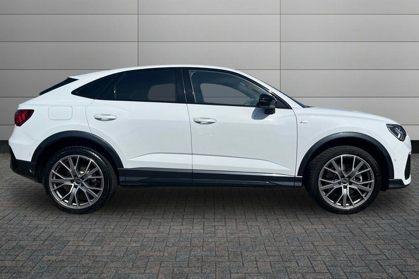Audi Q3 1.4 Tfsie 45 Vorsprung Sportback Plug-i White #4