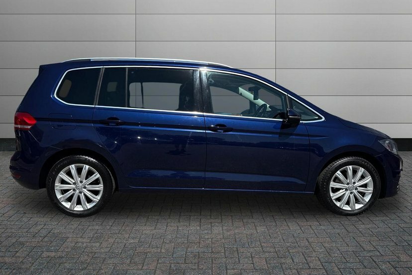 Volkswagen Touran 1.2 Tsi Se Black #4