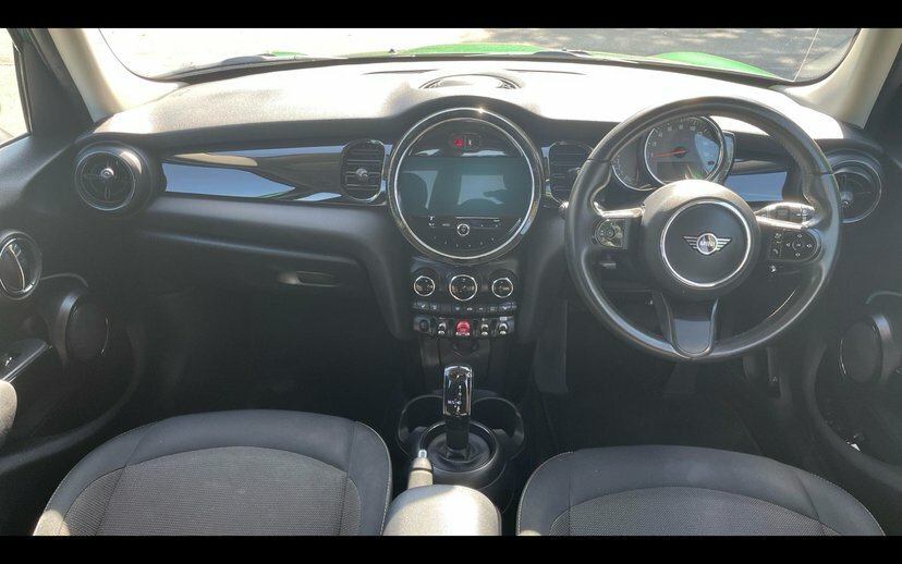 Mini Hatch 5-Door Hatch Cooper Classic LL72XMM Green #4