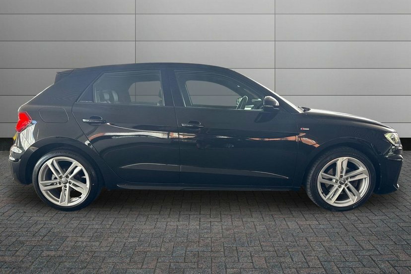 Audi A1 1.5 Tfsi 35 S Line Sportback S Tronic Black #4