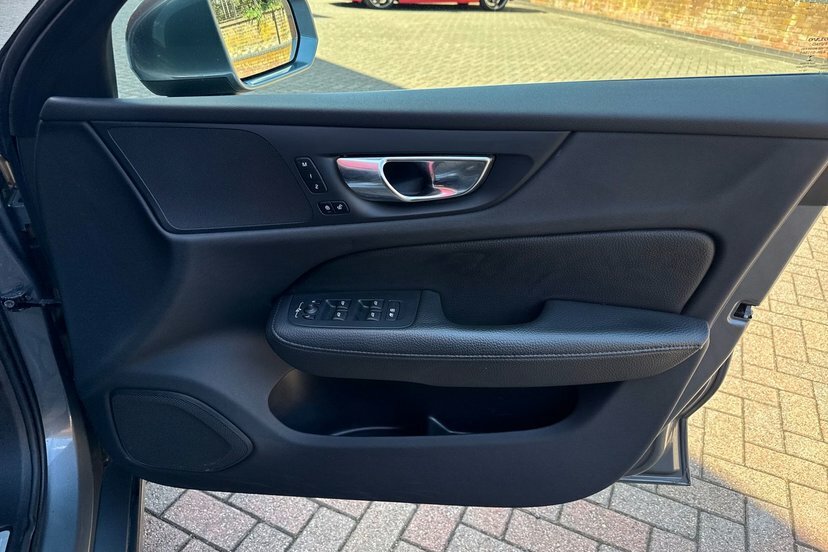 Volvo V60 V60 Momentum B3 Mhev Grey #11