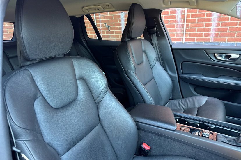 Volvo V60 V60 Momentum B3 Mhev Grey #17