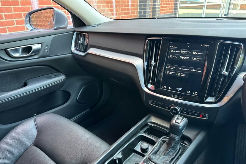 Volvo V60 V60 Momentum B3 Mhev Grey #32