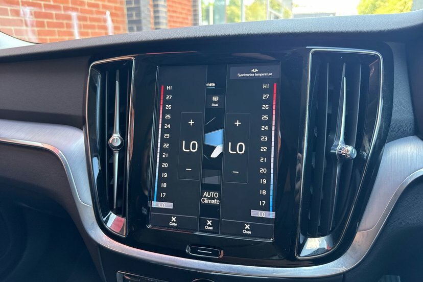 Volvo V60 V60 Momentum B3 Mhev Grey #25