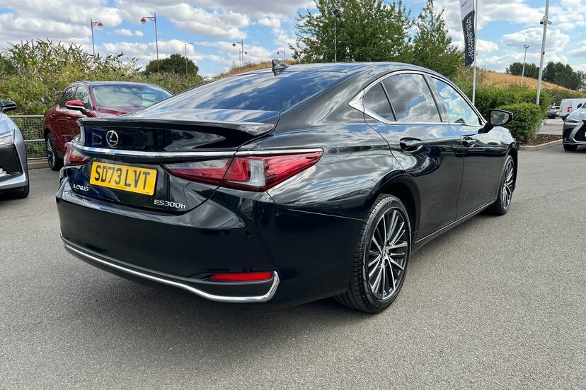Lexus ES 300H 2.5 Takumi Cvt White #37