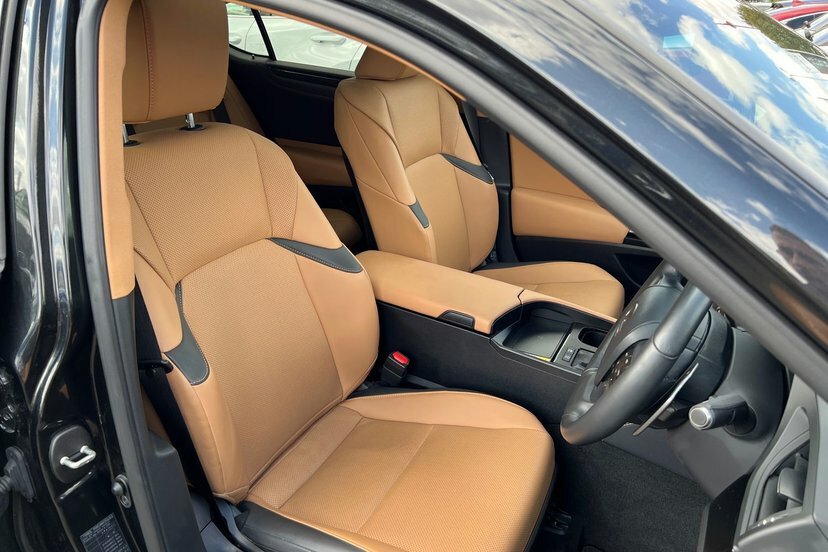 Lexus ES 300H 2.5 Takumi Cvt White #28