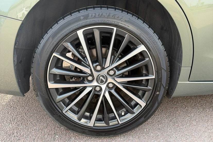 Lexus ES 300H 2.5 F-sport Cvt White #25