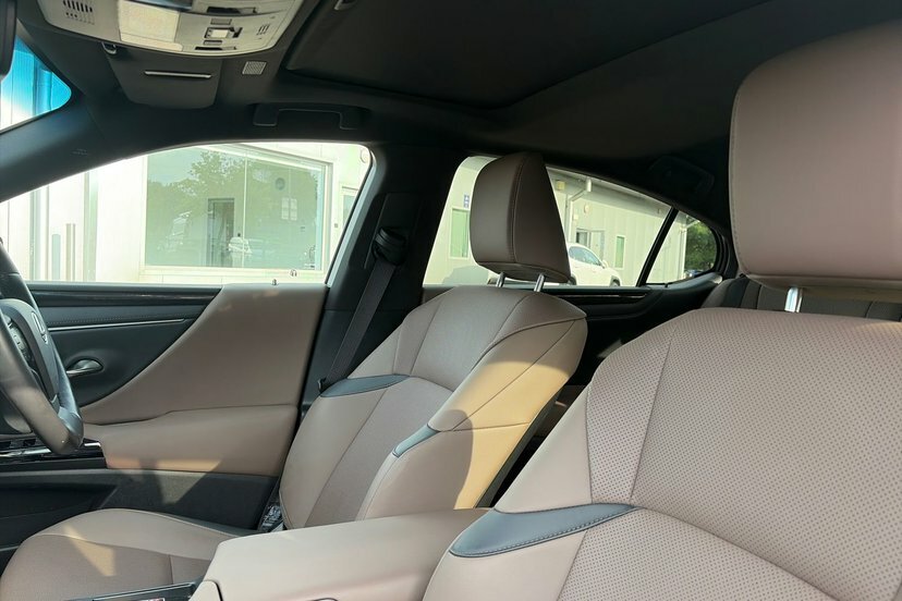 Lexus ES 300H 2.5 F-sport Cvt White #18