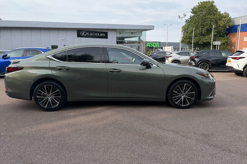 Lexus ES 300H 2.5 F-sport Cvt White #29