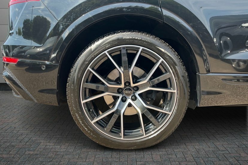 Audi Q8 3.0 Tfsi V6 55 Black Edition Suv Tiptro Black #5