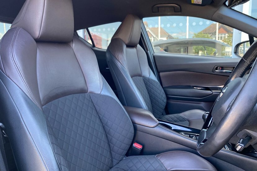 Toyota C-Hr 1.2T Dynamic Blue #53