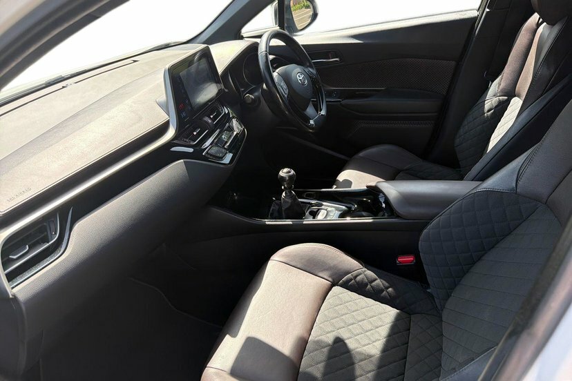Toyota C-Hr 1.2T Dynamic Blue #17