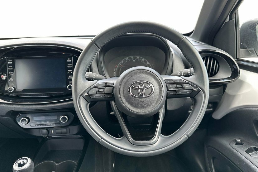 Toyota Aygo X 1.0 Vvt-i Edge Hatchback 72 Ps RK73ZVY Black #6