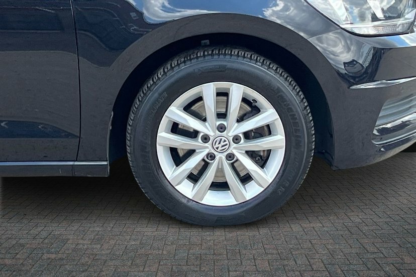 Volkswagen Touran 1.6 Tdi Se Family Mpv Dsg 115 Ps Black #5