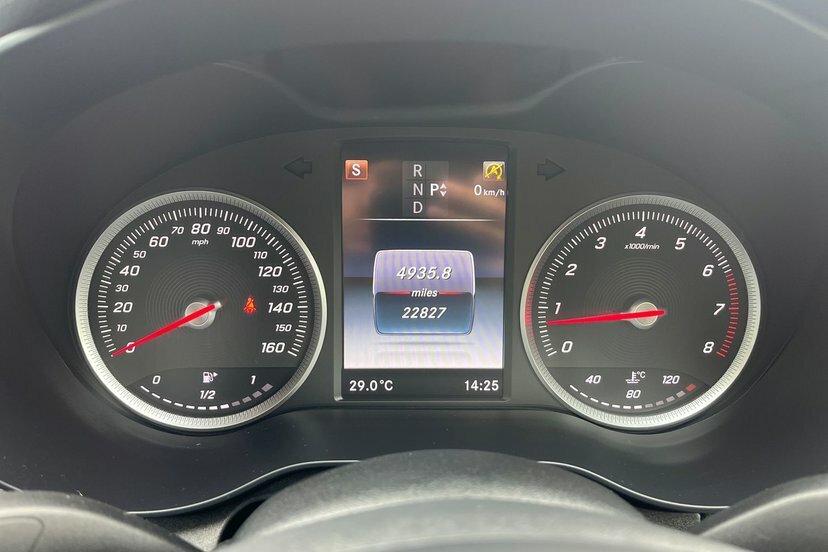 Mercedes-Benz C Class C200 Se Executive Edition Saloon Black #6
