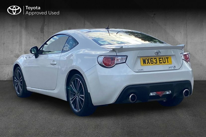 Toyota GT86 2.0 Boxer D-4s Coupe Euro 5 200 P White #4