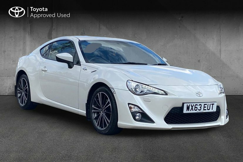 Toyota GT86 2.0 Boxer D-4s Coupe Euro 5 200 P White